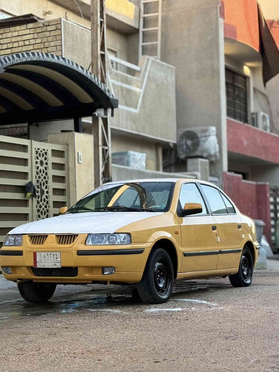 السلام عليكم سمند موديل 2011 
كير مكينة فرنسي مكفولات من بخار والتنقيص والنضوح
صدر امامي خلفي جديد 
تبريد شغال وثلجج
تخم تاير جواها جديد 
مصفره هيئه وغرامات
تحويل ثاني يوم مباشر بسمي رقم بغداد
بيها صبغ جاملغ امامي فقط وباقي سياره مكفول
معروضه ب36 وبيها مجال للشراي
مكاني بغداد الدورة شارع60
اتصال ***********
