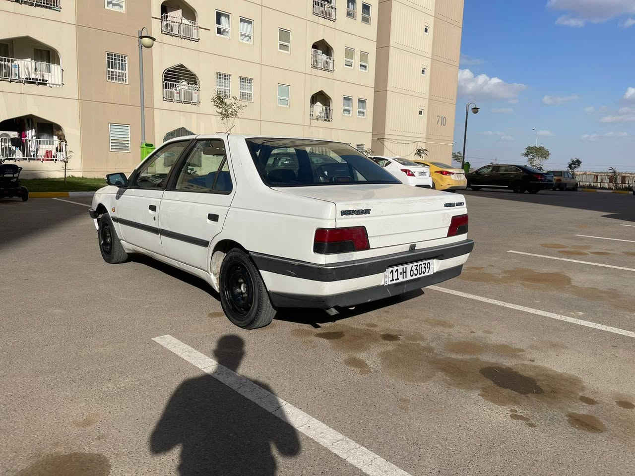 بيجو 405 
موديل 2009
 مكينه 1600 كورلا
كير اوتوماتيك
رقم بغداد انكليزي 
كهربائيات شغاله
تبريد شغال
هزه جديده تحويل ثاني يوم
سياره خير من الله 
يحتاجلها اذان وبولبرن 
السعر 40 
مكاني مجمع بسمايه السكني
موبايل *********** بغداد, العراق
