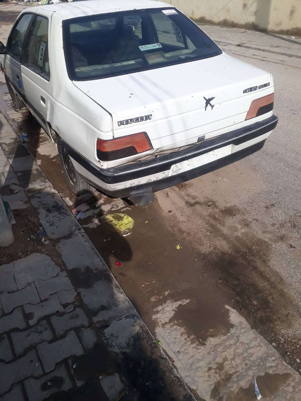 السلام عليكم بيجو 405 للبيع بيه خيط بخار ٢٠١٠ سنوية ساقطة ب٢٥ وبيه مجال مالكه نجف بيه ظربة خفيفة بالخلف 
***********
