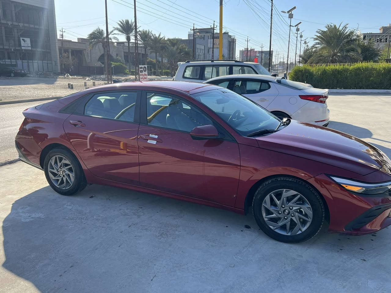 النترا للبيع واريد امريكي موديل 2024 السياره بدون ايرباك السياره مثل ماموضحه بالصوره. موجود صور الحادث مالتها السياره فول ماعدا الفتحه شاشه متصل بصمه تشغيل عن بعد رادار جانبي توقف ذاتي بيها حساسات جابنيه السياره جهازه من كلشي السياره مكفوله من كلشي عدا الضربه مال حادث مالتها  
*********** 
بي واتساب  الشراي يتصل  ماشيه 53 الف كيلو مو ميل 
السعر خاص
