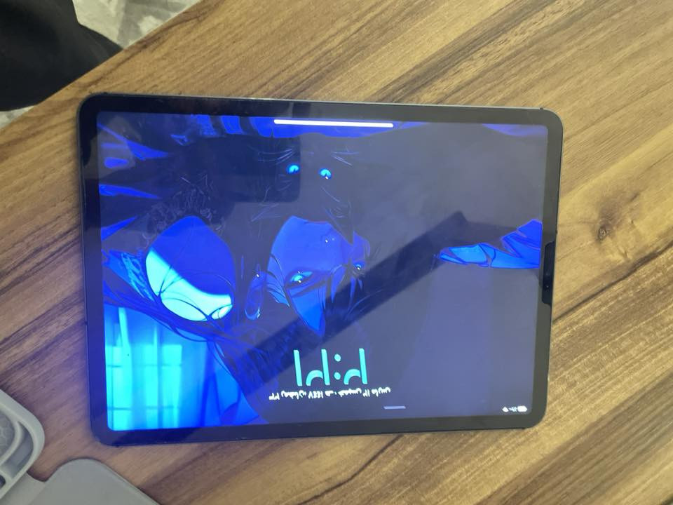 ايباد 11 برو m2 ذاكره 256 بطاريه 95 نسخه الشريحه مستعمل قليل الجهاز نضافته 98 السعر 450 الف ***********
