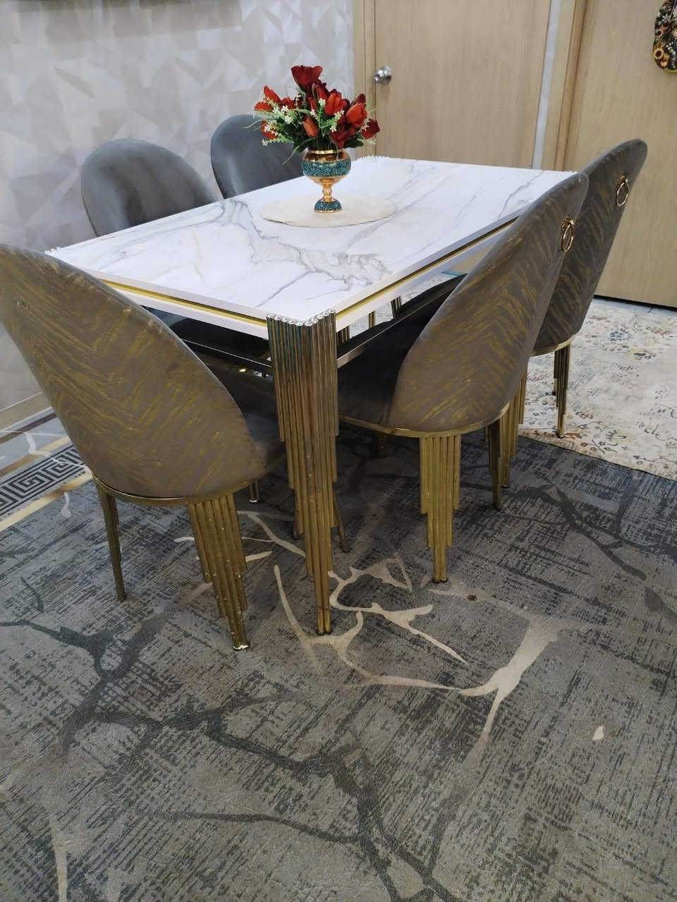 ديوان رصاصي 11 مقعد بي شويه ضرر وميز طعام مع كراسي 5 سعر الديوان 250 سعر الميز 150 الف


**إذا كنت صاحب هذا الإعلان وتريد حذفه لأي سبب، رجاءا أرسل رسالة إلى الدعم الفني**