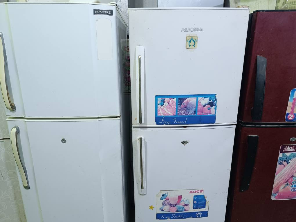 ثلاجات احجام كبيره السعر 100وثلاجات احجام وسط السعر 75وثلاجات صغار السعر 50 ومكيفات السعر 175ومكيف جنرال السعر 200وضمان سبوع بجميع الاغراض كربلاء الحر قرب مستشفى التركي شارع الطاقه الاتصال *********** كربلاء, العراق
