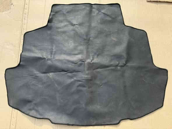 طخم ارضيات مع الصندوق كورولا شركة اصلي للبيع 85 الف واصل باب بيتك
