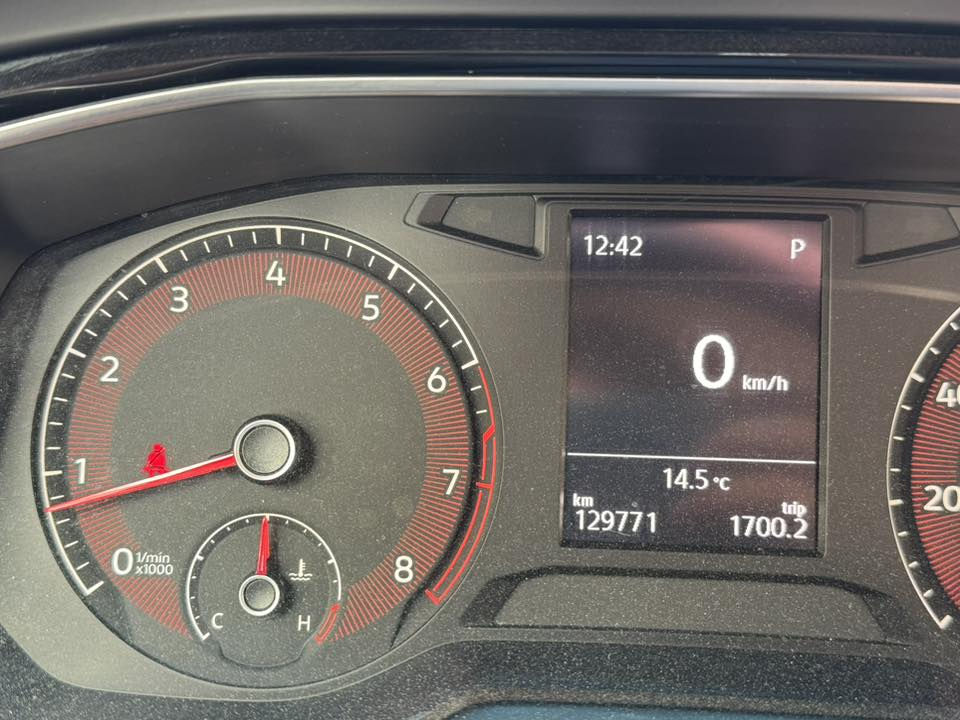 🚗 للبيع // ڤولكس فاجن جيتا 2019 – مواصفات S
سيارة نظيفة جداً و متصرف عليها أي شي،

 ماشية 129 الف فقط.

محرك 1400 تيربو المرغوب مع كير 8 نمره – أداء ناعم واقتصادي.

✨ المواصفات:

تحكم ستيرن جهتين

هاند بريك بصمة

رادار جانبي  

رادار امامي خلفي

نظام كاميرا خلفيه

اوتو ستوب 

ثلاثة انظمة قيادة

سيارة محدثة gil 

✔️ ملاحظة:

السياره مكفوله من الشاصي واللغد

ضررها جاملغ سايق  مبدل ونص الباب مصبوغ والبنيد مفتوح 

ايرباك برده فقط طاك 

📍 الموقع: الانبار / الفلوجة

📄 الرقم:  شمالي سليمانية 

📞 للتواصل: *********** واتساب او اتصال

💰 السعر: 140
