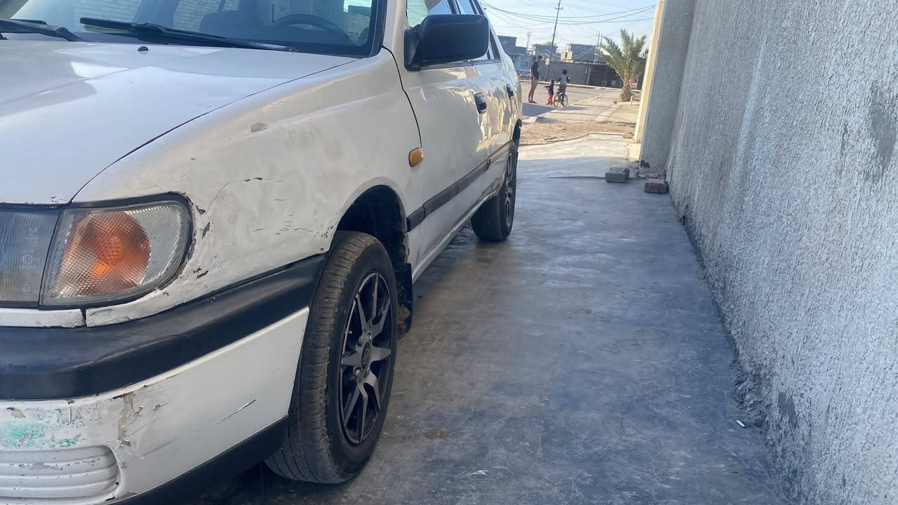 السلام عليكم نيسان سني مديل ١٩٩١سياره جاهزا محرك حاويه جديدكير نظيف تخم تاير كهربايتها كلها جاهزه صدر جديدرقم بغداد نكليزي تحويل مباشر شرط 
سياره حلوه بيها خياسات بسيطه بل هلال خلفي من جوه بسيط مثل ماموظح بل صوره دواخلها نظيفه 
السعر ٣٣وبيها مجال بسيط العنوان ابو غريب 
رقم الهاتف ***********
