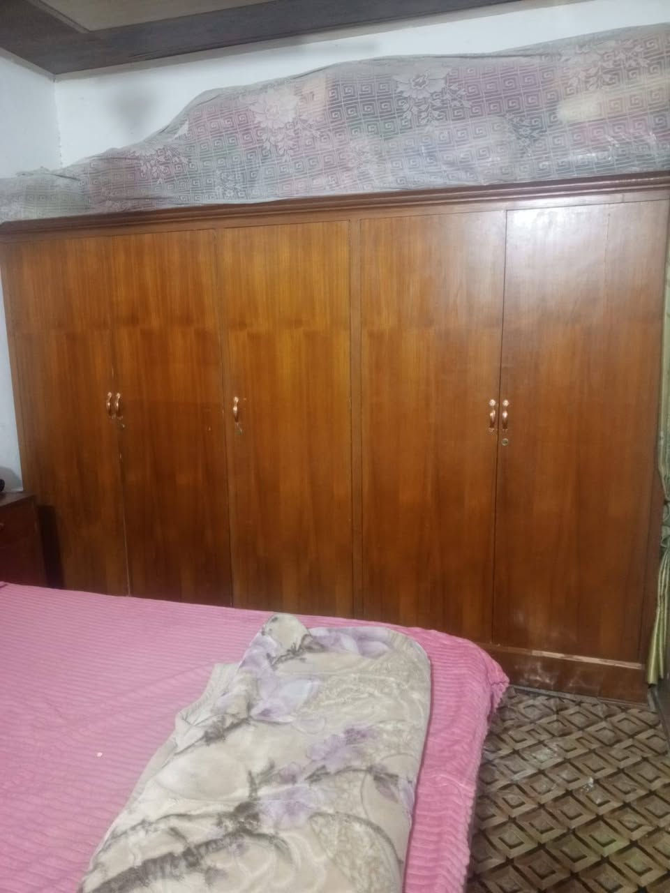 غرفة اخشاب صاج للبيع السعر 400 وبيه مجال ***********
