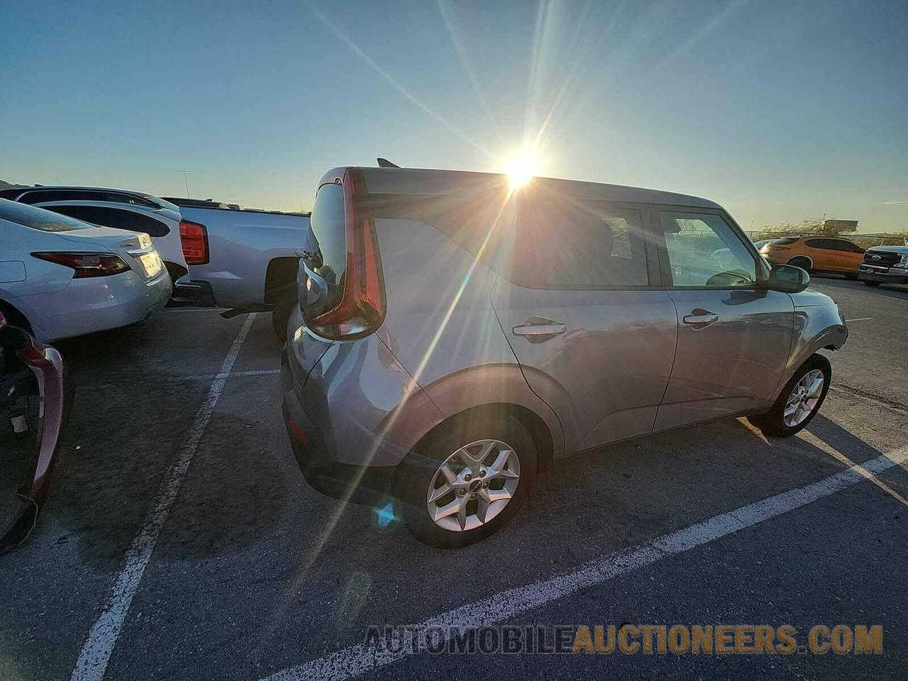 سلام عليكم للبيع صور الحادث موجوده  و البنيد ممبخوخ ب أمريكا السياره موديل ٢٢ ماشيه ٨٠ الف سياره ابد ما متعوبه ابد بدون شواصي و لا لغد سليمه ايرباك سليم تبريد ثلج    السعر ١٥٠  وبيها َمجال رقم صاحب السياره 
***********

إنا مكلف بل نشر 
بغداد جسر ديالى قرب جامع طه
