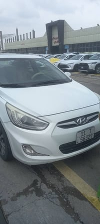 هونداي اكسنت موديل ٢٠١٧ خليجي بيهة ربع البنيدصبع والباقي جاهزة اي نقص ...