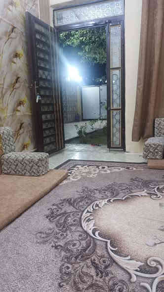 السلام عليكم بيت منطقه  حي الظباط يم قسم البلدي حي سعيد للبيع مساحه 450 ////5 غرف نوم 💤 البيت لاول الكيلودر مساحه 10 /4 ونص وللصاله 9/4 نزار 30 واجهه 16 بيت عباره عن بيتين  اربع غرف وصالتين حجم جبير  متر البيت الثاني كليدور 5/4  الثانيه الصاله 5/8 متر  هول  الثاني 5 /4 بمطابخ سيراميك. درجه منتازه  عدد اثنين حدائق اثنين مساحه 100 صحيات عدد اثنين خارجيات  وصحيات عداد واحد داخل البيت عبار عن ///صب طابوك /ا//1لسعر على الخاص رقم الهاتف ***********
