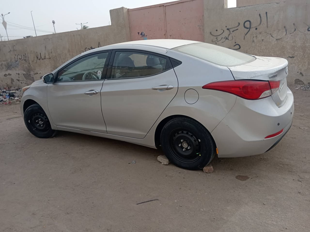 السلام عليكم إلنترا ١٤ خليجي تبديل بنيد وبيها رشات صبغ مكينه بيها براص كاضه السعر ٨٥  وبيها مجال مكان ذي قار حي الحسين ***********
