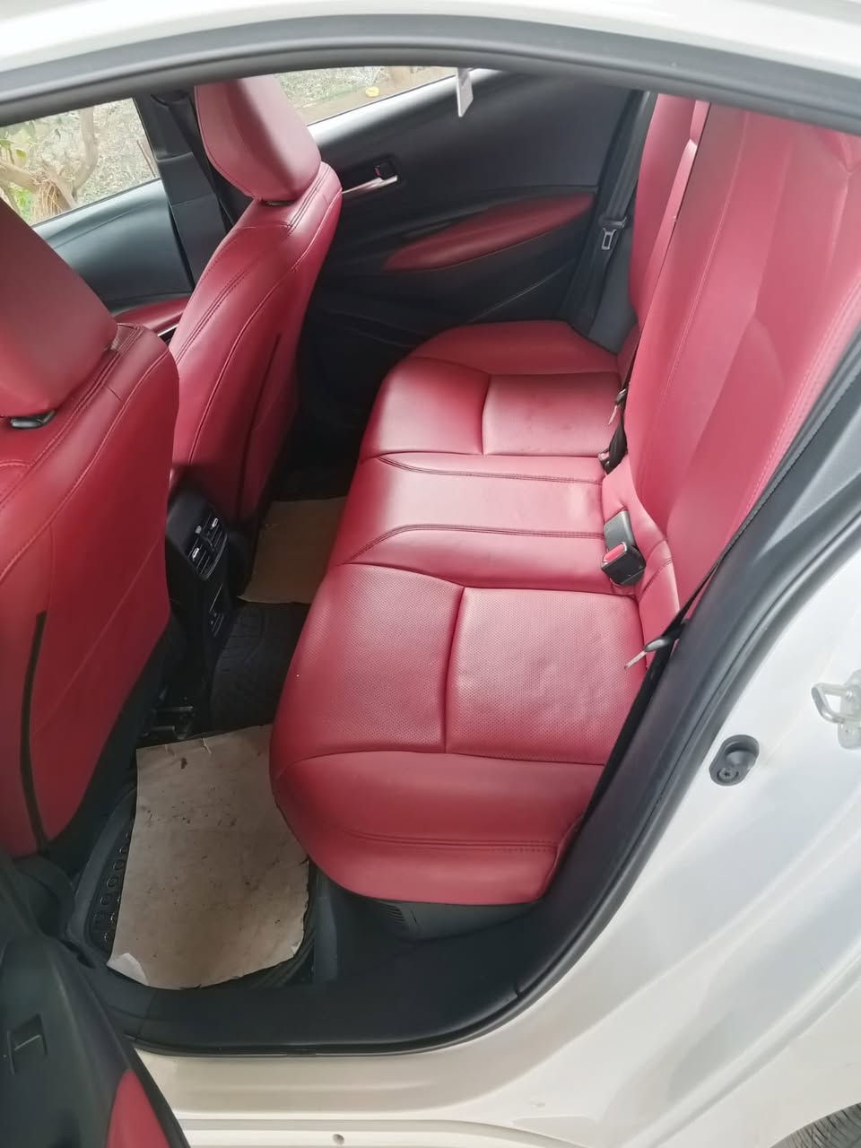 السلام عليكم كورلا هايبرد موديل ٢٤ كفاله عامه باسمي بيها بارد   ورصعات بلباب مرفق مع السونار  داخل جلد احمر العلامه الزركه  فول السياره  144 وبيها مجال حك الجيه مكاني بغداد الراشديه 

 رقم الهاتف ***********
