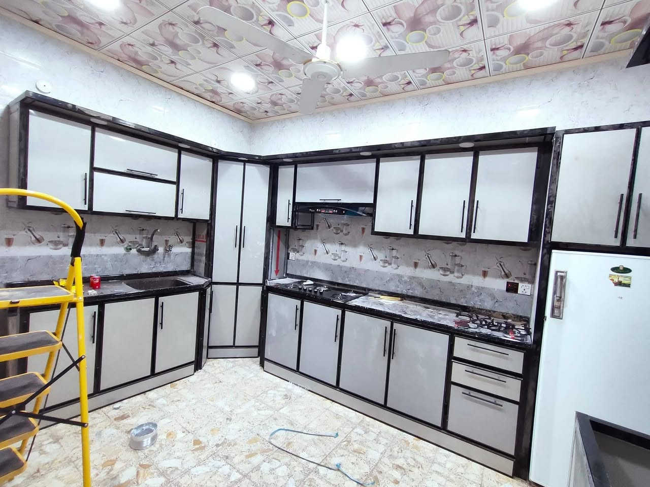 المهندس علي لكافه اعمال الالمنيوم ابواب محجرات شبابك كاونترات تصميم كافة المطابخ يتوفر البيع بل تقسيط المريح لكافه حاملي ماستر كارت منتسبين وموضفين دوائر الدوله للتواصل عبر الوتس اب ***********
