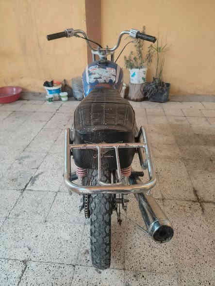 الموصل جنب الايمن حي التنك مطار للبيع السعر 250 وبي مجال شيء قليل الخط بي واتساب والخاص مفتوح***********
