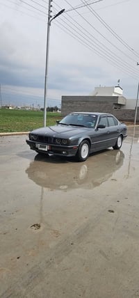 للبيع بي ام حجم 5.20 محرك كبس  كير محرك شرط كير عادي  رقم نينوى الماني...