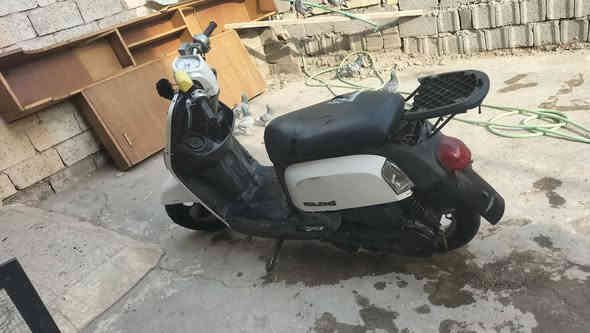 السلام عليكم دراجه بوليس بيهه شخوط قليله مكينه خير من الله برغي مامفتوح بيهه دراجه تجي وتشوفهه بعينك مكاني بغداد المشتل *********** السعر 550 وبيهه مجال
