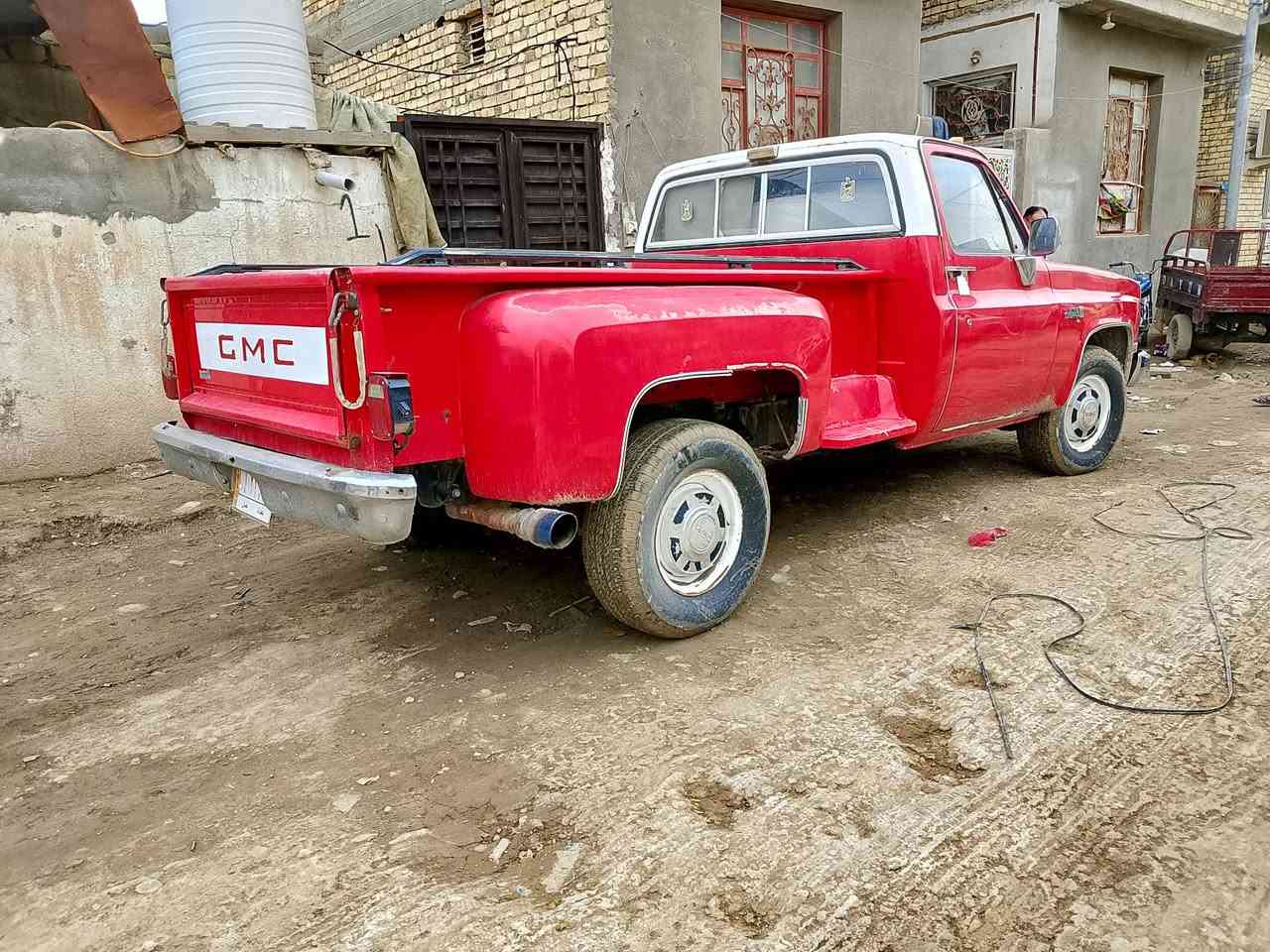 سلام عليكم جم سي موديل 85رقم بغداد الماني 
ثاني يوم امداور سنورية مامنتهية 
سيارة جاهز محرك 350كير عادي تبريد ثلج مابية اي نقص
السعر 80اوبية مجال العنوان ذي قار داخل المركز 
الهاتف ‏‪0781 038 9651‬‏
