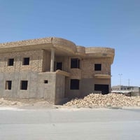 للبيع هيكل طابقين الطابق الاول يتكون من غرفتين ومطبخ وهول واستقبال وصي...