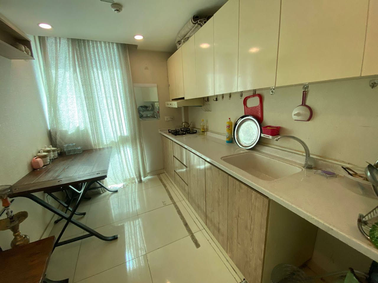 شقه للايجار للبيع منطقه الذهبيه اربيل 
مجمع لايف تاور
الغرفه الصاله مؤسس 
سعر ٣٥٠$
 استفسار على واتساب 
***********
