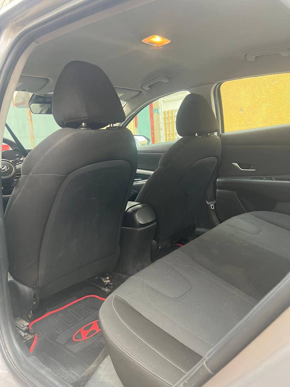 (النتره هونداي للبيع) 
مديل 2021 محرك كير مكفول السياره جديده الغود شواصي مابيه شئ صور الحادث داخل نشر سنويه بسمي رقم بغداد 
الموصفات 
تحكمات ستيرن
تبريد ثلج 
كاربلي شاشه 
رادار  مري جانبي
اوتو ستوب 
مثبت سرعه 
قياده ذاتيه 
رادار اماي بريك 
حساسات اماميه 
 رقم الهاتف 
(***********)
