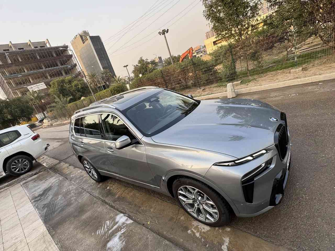 BMW موديل 2025 X7
ماشية 24  الف كم

الضرر باب وجاملغ و بنيد تبديل صبغ

رقم بغداد

جاهرة صفر مسج

ايرباكات كلهه راجعة اصلية وشغالة

فول مواصلات 

السعر 620 ورقة 

صورة الحادث بالمنشور

للتواصل وتساب ***********
