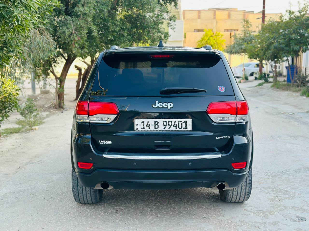 السلام عليكم
للبيع جيب كراند شيروكي
الموديل 2014 لمتدد
محرك 3600 6سلندر فور ويل 4X4 
رقم بصره دولي  تحويل مباشر  ماشيه 127
مواصفات السيارة فول ١/١

-فتحه
جنطه كهرباء 
-بصمه تشغيل وبصمة ابواب
-كراسي جلد مع تدفئة وتبريد 
-كراسي تحكم كهرباء جهتين 
-ذاكرة لحفظ وضعيات الجلوس
-ويل كب قياس 20 وتخم تاير 
- ستيرن كهرباء
-دمام خلفي 
-شاشة كبيرة 
-اشاير بالمري 
-حساس امامي وخلفي 
- اشاره ترحيب بلمري
-تشغيل عن بعد
- نظام بريك اوتوماتيك
-شاشه كبيره وكامره دواره
- المصابيح الامامية LED لايت
-نضام eco سياره نضيفه وجديده 
السيارة حادثه ربع بابين الجهه اليمنى  بجم كبس شواصي ولغود مكفوله مكاني بابل المدحتيه السعر 170 بيع فقط للأستفسار ***********ومن الله التوفيق
