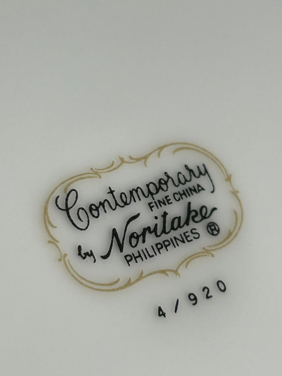 طقم سفره نورتاكي اصلي كامل اتناشرات تكوين نادر ١٢٦قطعه بالصناديق الاصليه 
لون رخامي بارز والدهب مسطره ❤️❤️


**إذا كنت صاحب هذا الإعلان وتريد حذفه لأي سبب، رجاءا أرسل رسالة إلى الدعم الفني**