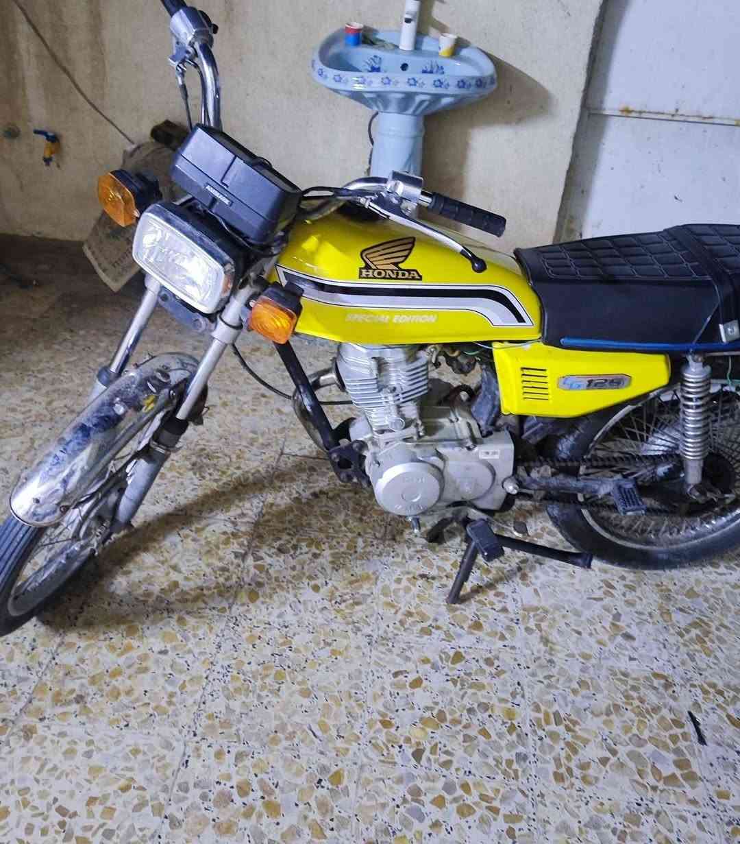 دراجه بدون للبيع محرك نامه 
السعر ب450 وبيها مجال للطيبين دراجه خير من الله .


**إذا كنت صاحب هذا الإعلان وتريد حذفه لأي سبب، رجاءا أرسل رسالة إلى الدعم الفني**