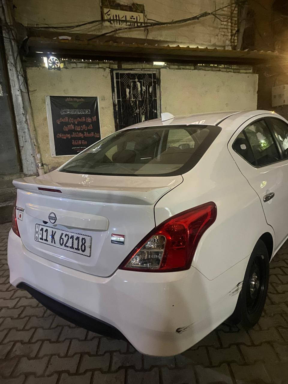 نيسان سني موديل ٢٠٢٤ شركة السور ماشيه ٨٠٠٠ الف بعده زيرو مكفوله من الضربه الصبخ ضمان الشركة بعده بيه بغداد بسمي فقط بيه شخط دعميه خلفيه سياره جديده مكاني بغداد باب الشيخ *********** سعر ١٣٧
