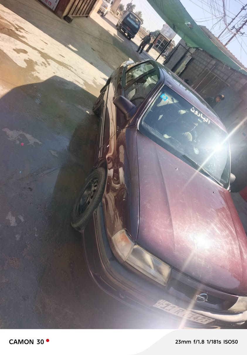 فكتوره موديل 95 سياره مقفوله من الصبغ السعر 40 وبيها مجال مكان بغداد رضوانيه رقم***********&***********
