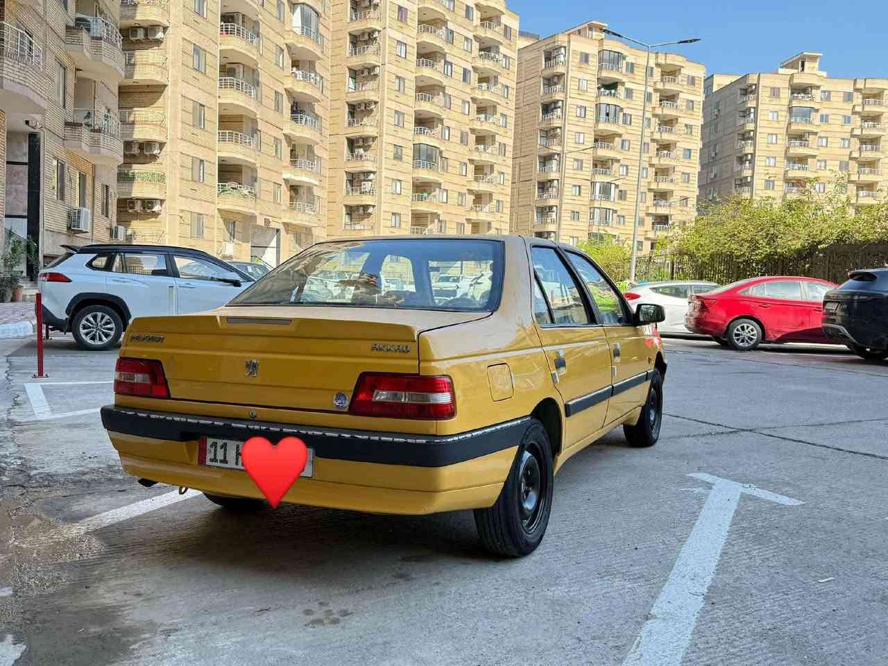 سلام عليكم شباب لبيع موديل 16 لميس سياراه جاهزه من كل انواحي مستعجل ع بيعته اي نقص مابيه صدر أمام مشط استيرن صدر خلفي تخم تاير تبريد شغال كهربائيات شغاله مكينه وكير خير من الله لا تنقيص وله تبخير وله حماوه سياره نضيفه مال بيت  دوسلت  معمره اخياسات رقم بغداد انكليزي تحويل ثاني يوم باسمي  السياره  سنويه ل27هزه جديده ب50 وبيه مجال مكاني بغداد شارع الكفاح *********** مصفره هيئة وغرمات
