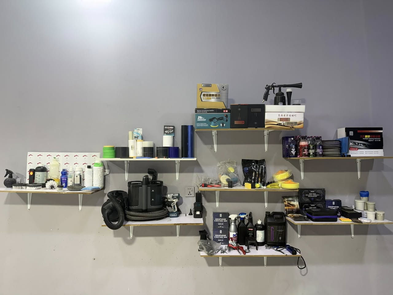 مركز عناية بالسيارات متكامل للبيع غراض بعدها جديده بسعر مناسب سبب البيع عدم التفرغ 
للتواصل 
***********
