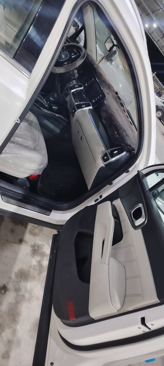 سورنتو ٢٣فول لمتد ٤سلندر كفاله عامه بيهه تكحيل كداصبع السعر٢٤٥ وبيهه مجال ***********
