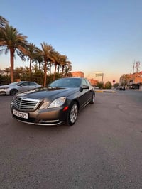 مارسيدس e350 موديل 2012 ماشيه 130 كم تقريرها غرق وما بيها اي عطل السيا...
