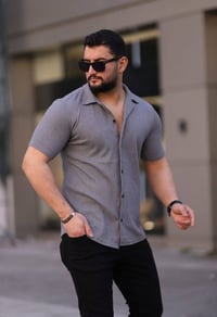 قميص رجالي • للبيع