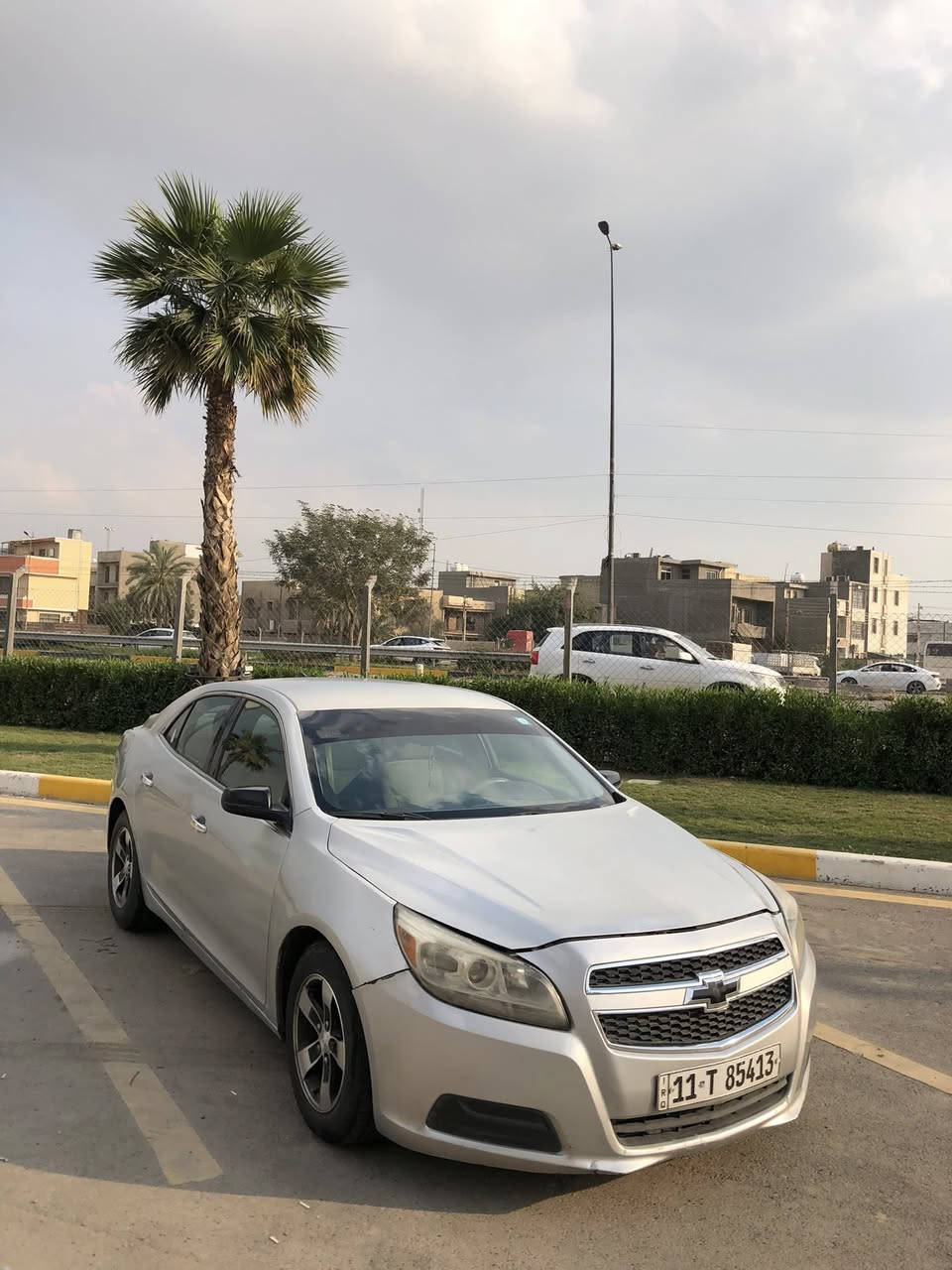 السلام عليكم
تحية طيبة للجميع 
للبيع ماليبو 2013 وارد امريكي 
مكينة-2500 
كير - AT 
السنوية - 2030 
الهزة جديدة شهر الثامن تنتهي 
السيارة مسويلها ادامة كاملة كير مكينة ضفيرة  كفاله عامة
السيارة مصبوغه عام بسبب الجراد و الشخوط اكفلها الك من الحادث القوي و الكلبة و الكصه و الشواصي و اللغود  و عندي صورها قبل الصبغ 

السعر —80 ورقة و بيها مجال 
مكاني—بغداد 
رقم التلفون-***********
