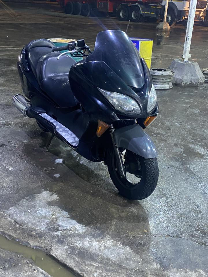 ‏سلام عليكم فواز صفر ثمانية للبيع كاملة من كل شيء لجة حلوة ونظيفة ناعم في الشارع وأنا قصي دخنت تاير زنون استفسار رقم تلفون***********
