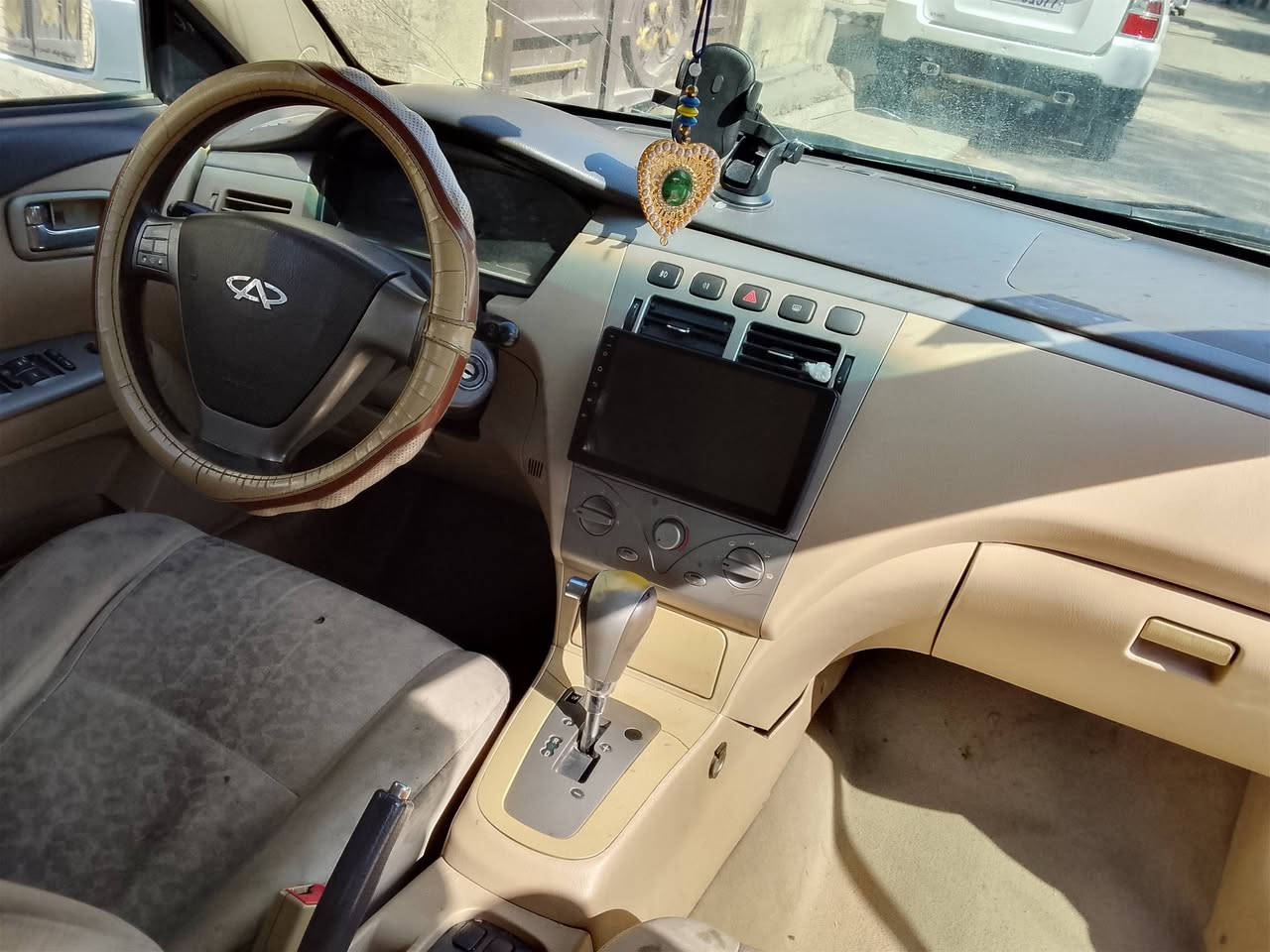 سلام عليكم
شري a5
مجفتة جديد 
كير ومكينة بلادي اوتوماتيك 
سونار جديد 
تحويل ثاني يوم 
السعر 52وبيها مجال بصيط 
العنوان بغداد البياع تقاطع درويش 
***********
