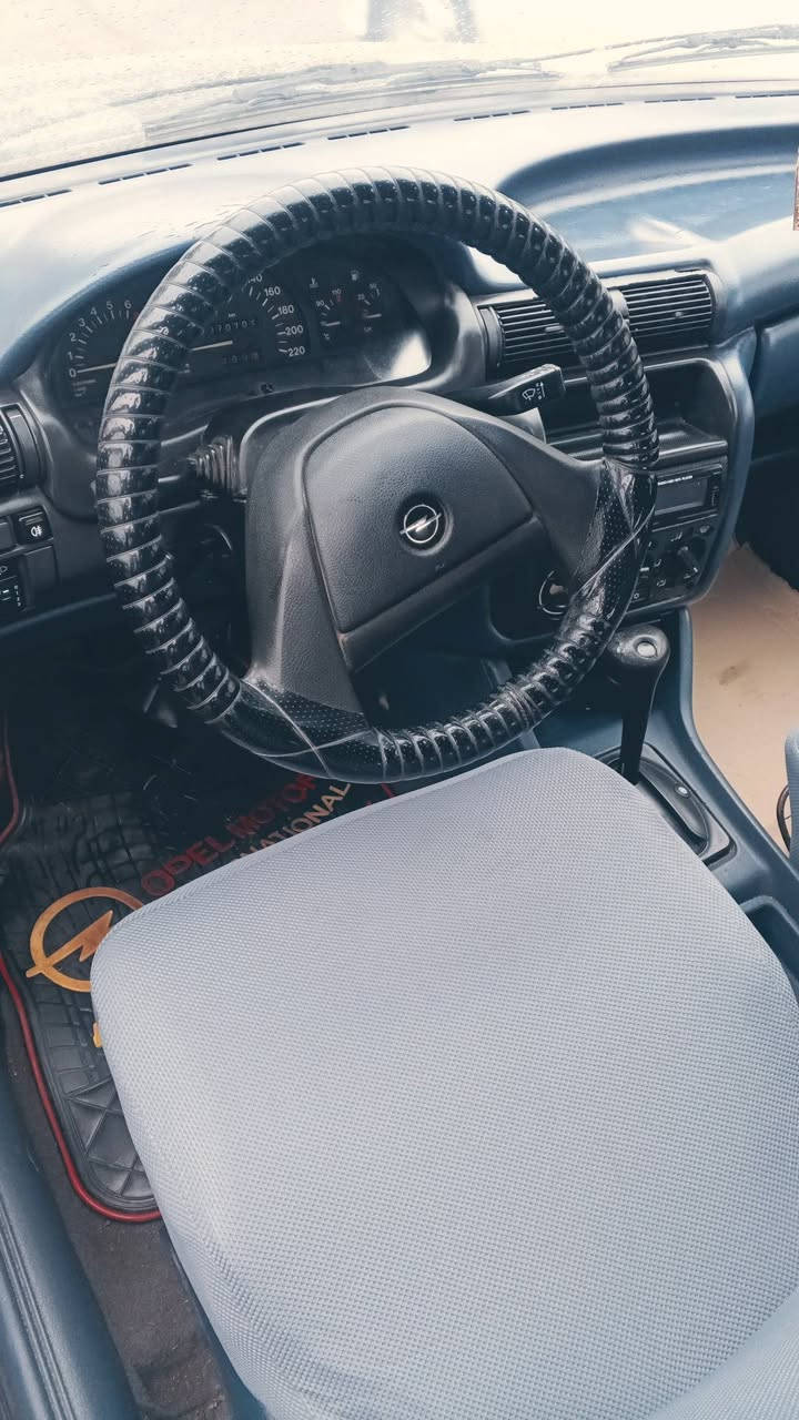 استرة فوول توماتيك. موديل 1995 محرك كير شرط مشروع وطني تحويله ب الموصل شرط التحويل تبريد ثلج  كابون بانزين بيها  بيهه صبغ مكانات للاسفسار ‏‪***********‬‏
