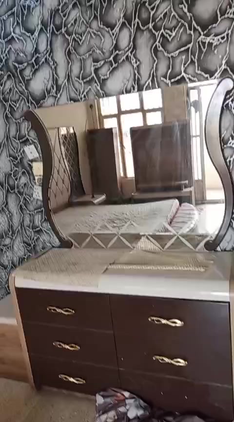 السلام عليكم غرفه نوم تركيه ضخمه ١٠ قطع نظافه ٧٠٪ السكن بغداد الأمين رقم ***********2 (السعر 750)
