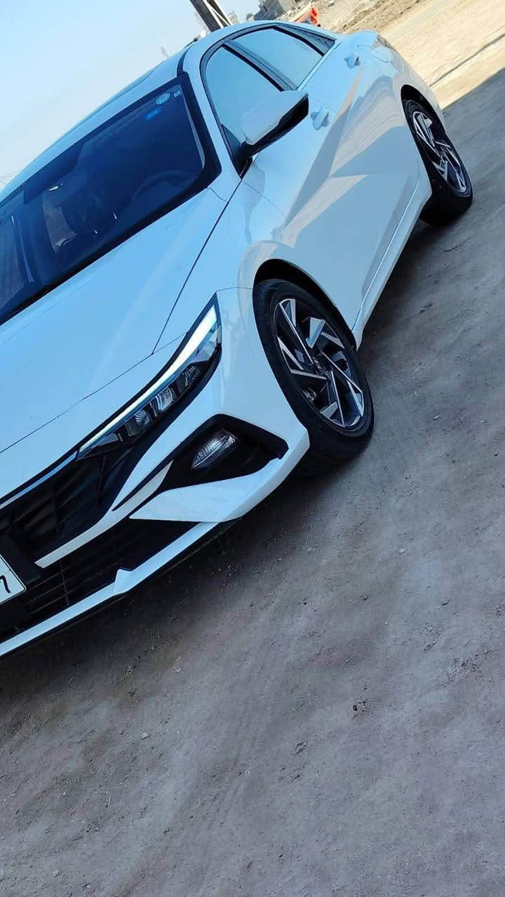 للبيع هيونداي إلنترا2025 –
فل كامل (تجميع صيني) 🔥🚗
سيارة بحالة جديدة، فئة عالية ومواصفات كاملة،

✨ المواصفات:

ماشية :11.000

موديل: 2025

مكينة / 4 سلندر

شاشة كبيرة + نظام ذكي

عدادات رقمية

تشغيل بصمة + دخول ذكي 

كاميرا خلفية + حساسات

مقاعد مريحة (جلد)
 
كفالة عامه كلش 

LED أمامي وخلفي

أنظمة أمان كاملة (ABS / ESP / Airbags)

🚘 المميزات:

صرفية ممتازة + قيادة ناعمة + ثبات عالي + شكل شبابي حديث + مواصفات فل كامل

💬 الحالة:

نظيفة جداً – كفالة عامه – استخدام خفيف

📍 الموقع: –البصرة الزبير 

💰 السعر: 145$

📞 للتواصل:***********
