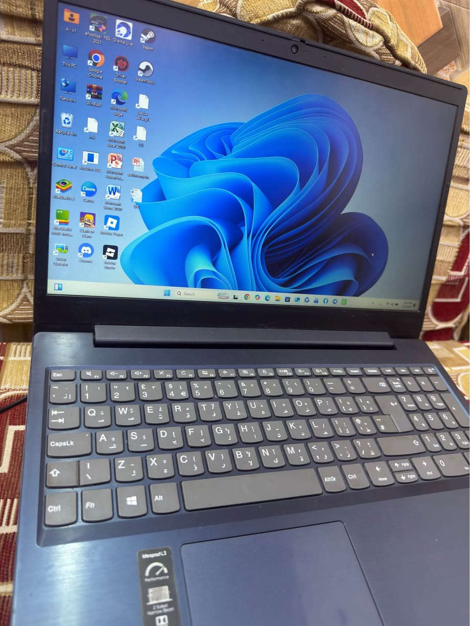 💻 للبيع لابتوب Lenovo IdeaPad L3-15IML05

✨ المواصفات:
🔹 المعالج: Intel Core i7-10510U – الجيل العاشر
🔹 الرام: 4GB DDR4
🔹 التخزين: 1TB HDD
🔹 كارت الشاشة: NVIDIA GeForce MX130 2GB
🔹 كارت مدمج: Intel UHD Graphics
🔹 الشاشة: 15.6 إنج – Full HD 1920×1080
🔹 النظام: Windows 11 Pro – 64 bit
🔹 Wi-Fi + Bluetooth 5.0
🔹 كاميرا 720P
🔹 يحتوي على DVD Drive
🔹 منافذ HDMI + USB 3.2 + مدخل سماعة

💰 السعر: 600,000 دينار عراقي

✅ مناسب للدراسة، للتصميم، العمل المكتبي، التصفح والاستخدام اليومي.

🎁 الملحقات المرفقة مع اللابتوب:
🔹 الشاحن الأصلي 65 واط
🔹 ماوس لاسلكي
🔹 كيبورد ⌨️
🔹 5 in 1 أدبتر
🔹 قاعدة تبريد للابتوب (Cooling Pad) ❄

✉️ للاستفسار : *********** ناصرية, ذي قار
