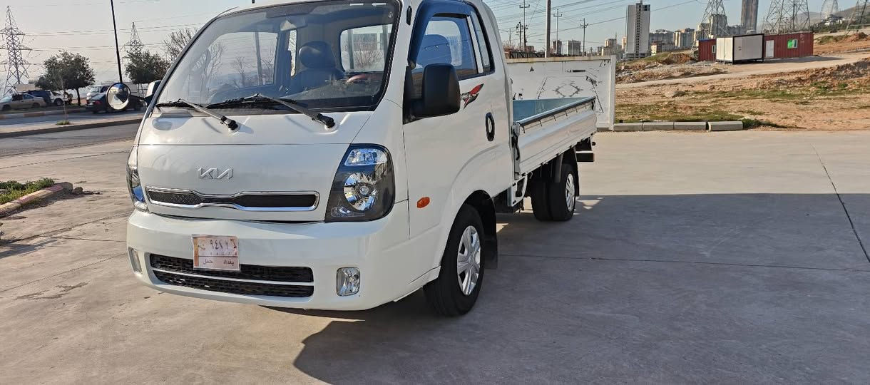 سەرە تابەناوی خوا 
کیا بیلاد 2009 کراوەت 2019
سعری 65گەڵاو مەجال
3000سوپەر مەکینە ڕەش
تەنها 170هەزار ڕۆشتوە
کارەبای بەسراوە 
تەبرید ساردوو گەرم 
برێکی بەسراوە 
دە عمی دای بەسراوە
ناو بۆدی بەسراوە
ئێستۆپی دوای بەسراوە
تازەداغڵە
سەیارە کە کامل جایزە
***********
***********
