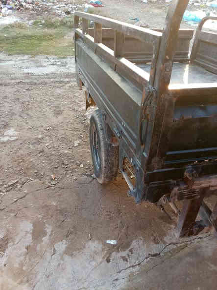 السلام عليكم ستوته دايوان نظيفه بس عوزه شغل الجير بوكس مجفته جديد بدون اوراقه كهربائيات كامله السعر 600 ستوته مقفوله من لحيم *********** بدون اوراق
