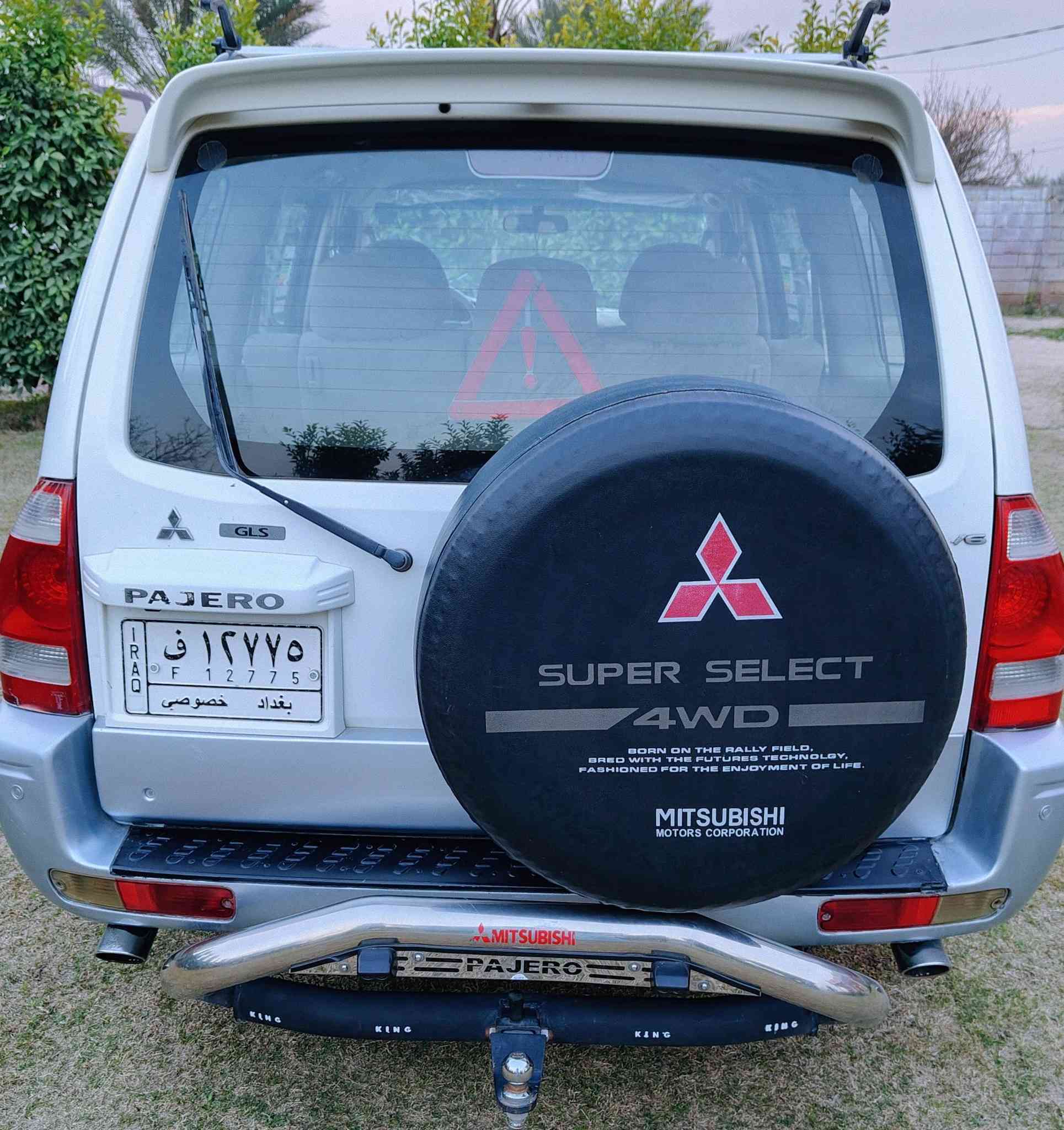 سلام عليكم اخوان باجيرو موديل 2006  للبيع سياره مكفوله من كلشي  جاهزه وحلوه ماتصرف عليها الف سياره بأسمي سنويه ل 2027 السياره تتفئه تبريد دفع رباعي  صدر امامي خلفي جديد وبعد بيها مواصفات الجناي يعرفها تخم تاير قبل شهر شاده مكينه 3000 مكفول من تنقيص تبخير أي شي  مثل مابصوره وأحلأ تجي اتشوفها تفحصها  تطلع اتراي وين ميعجبك سعرها 110 وبها مجال حك جيتك واني خادم لطيبين يعجبك السعر اتصل  مكان السياره صلاح الدين الضلوعيه تقاطع الحردانيه ***********
