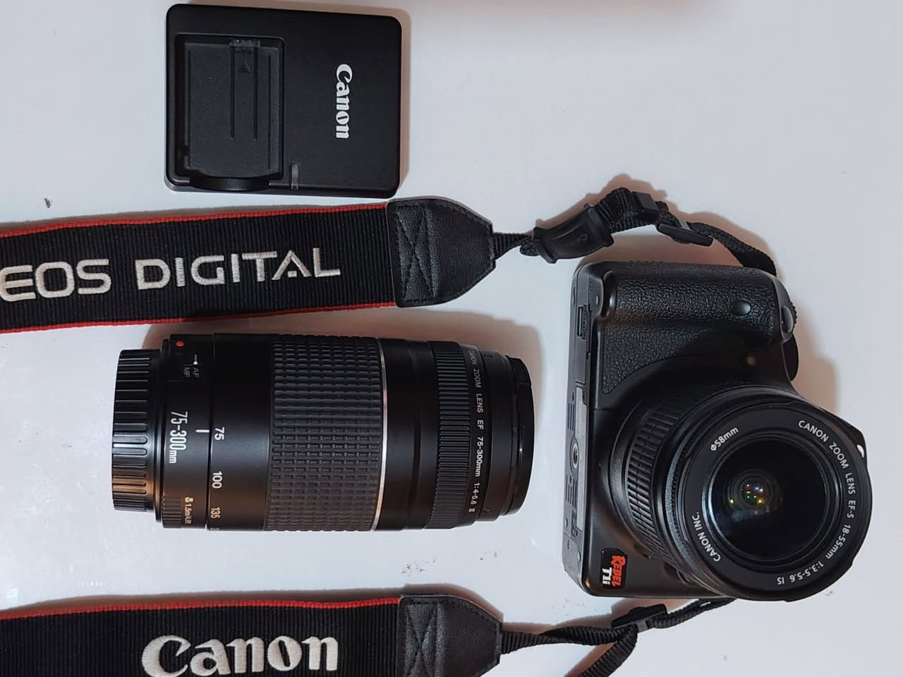 كانون 500D لوك غراض كامل رام 16 جنطة مالتهة كتلوك كامل كيبل نقل الاصلي
وياهة عدسة ثانية   75-300 
شتر 19152 
فقط بطاريتهة نص عمر


**إذا كنت صاحب هذا الإعلان وتريد حذفه لأي سبب، رجاءا أرسل رسالة إلى الدعم الفني**