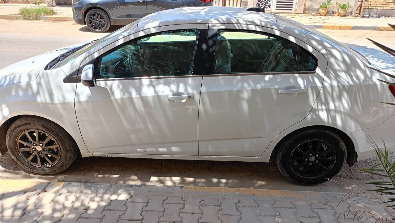 السلام عليكم سياره موديل 2017 محركات 1800 جير ومحرك جاز سياره رقم انجليزي نجف مش اخوي. 
‏‪0774 193 8319‬‏
‏‪0781 195 7387‬‏
