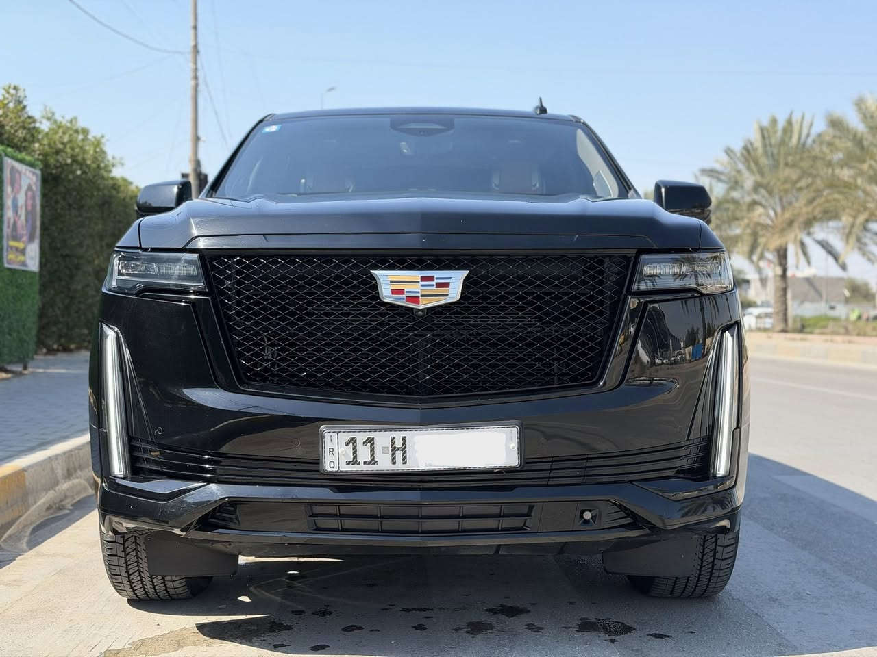 كاديلاك 2023 اسكاليد خليجي ضمان وكاله المنصور
رقم بغداد باسمي 
ماشيه ٦٥ الف كيلومتر 
مغلفه بالكامل ppf من زيرو بي ضمان ١٠ سنوات
مكفوله من الصبغ والبارد والشخط والرصعه والتكحيل سياره جديده بالكارتون كأنما زيرو استخدام شخصي 
كير ومحرك كفاله برغي ممفتوح بيهن 
رقمي ***********

معروفه مواصفات الكديلاك 
٣٦ سماعه / كشنات كلهن كهرباء / جكات / ٥ شاشات / ٥ كاميرات / واقع معزز ونايت فجن / حساسات ورادارات من جميع الجهات / بانوراما / دوسات شفط / كشنات تدفئه تبريد / راخل منفصل vip

والسياره جديده جدا جدا جدا 
 كل غراضها بالجيس وبعدها ارضيتها ممطبوكه عليها وشادلها تخم تاير ومسويلها وادامه كامله 
السعر ٧٤٥ وبيها مجال 
***********
