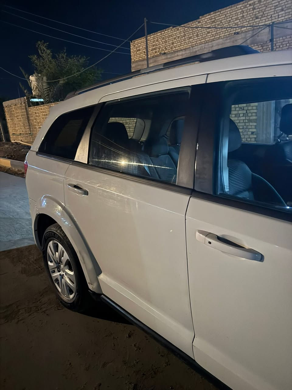 السلام عليكم للبيع جورني موديل 16 اصل معوقين نجف منتهية مدتها اربعة سلندر تبريد قطعه وحده تبديل باب السدر اصلي بدون صبغ والسعر ١٢٠ وبيها مجال مكاني ناصرية ***********

