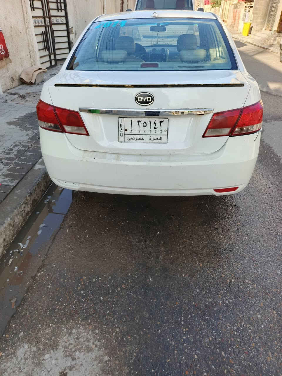 السلام عليكم بي واي دي جي 3 اوتو موديل 13 رقم بصره مكان السياره بصره القبله بلاديه السياره مكينه تنقص دهن قليل كير حداديه تايرات جدد كهربايات  كله شغاله رايده ب40 وبيه مجال للشراي اتصال *********** سنويه منتهيه ب 24 عليه غرامه 100 الف تنزل من السعره راعيه ابو الخصيب ايريد تحويل
